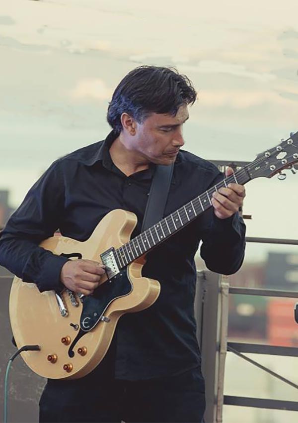 Andrés Musso con Bauhaus Andrés Musso con Bauhaus